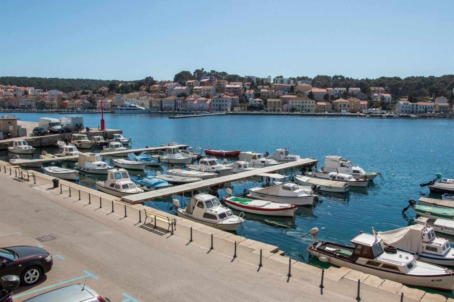 Vindobona Hotel Mali Lošinj Екстериор снимка