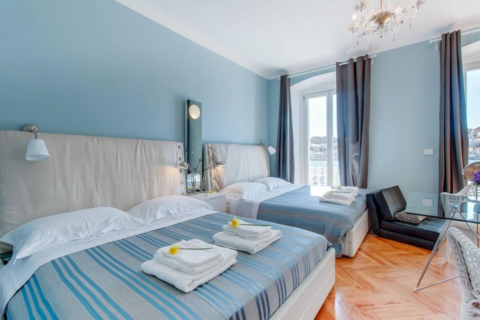 Vindobona Hotel Mali Lošinj Екстериор снимка